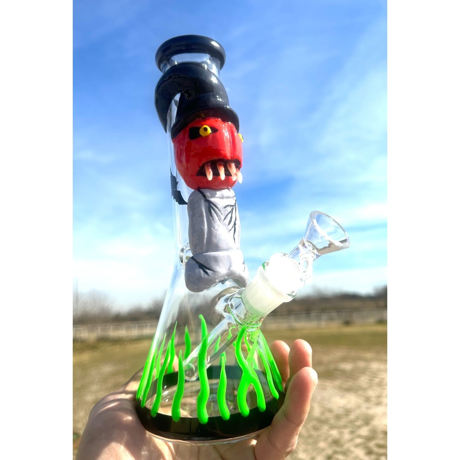 10" Glow In The Dark3D Monster Handprint Skull Bong 5mm thickness 14mm