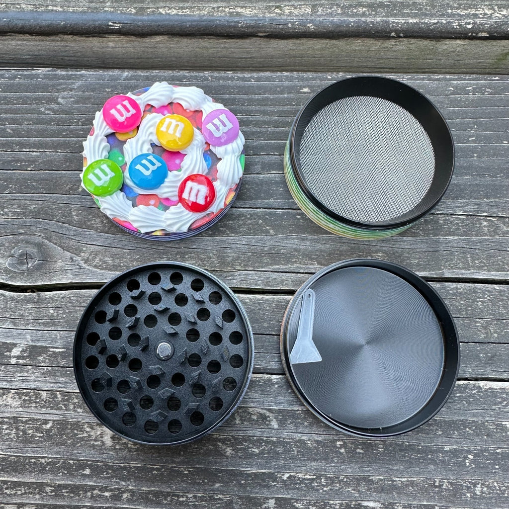 2.5 inch M&M Magnetic Lid Herb Grinder Spice Crusher