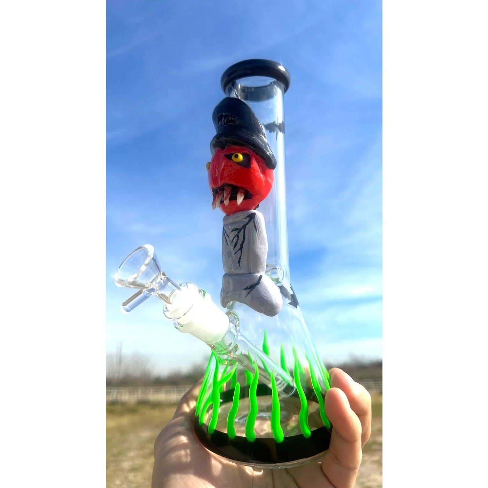 10" Glow In The Dark3D Monster Handprint Skull Bong 5mm thickness 14mm