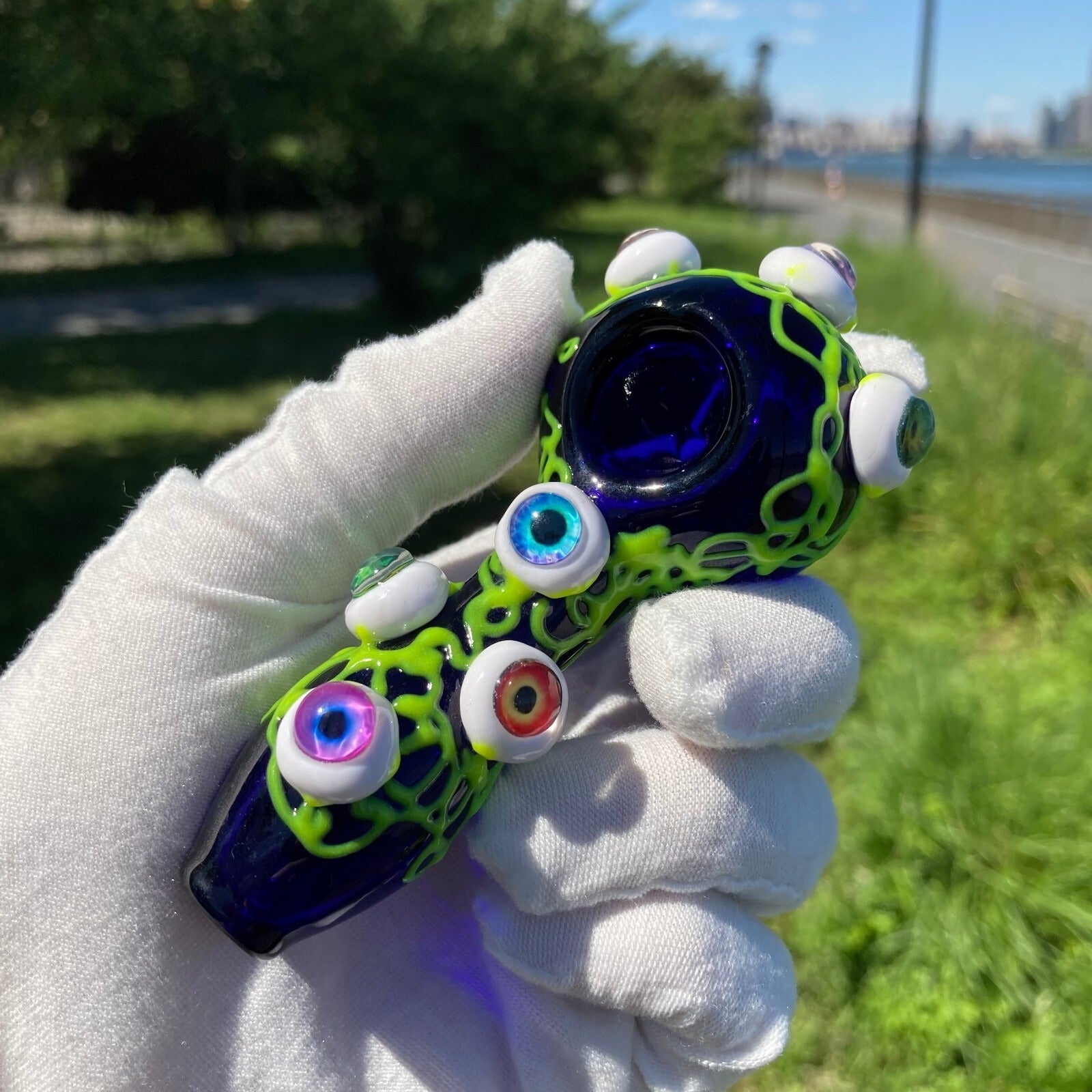 Luminous Eyes Glass Pipe Smoking Hand Spoon Pipe Tobacco Glass Smoke Bowl