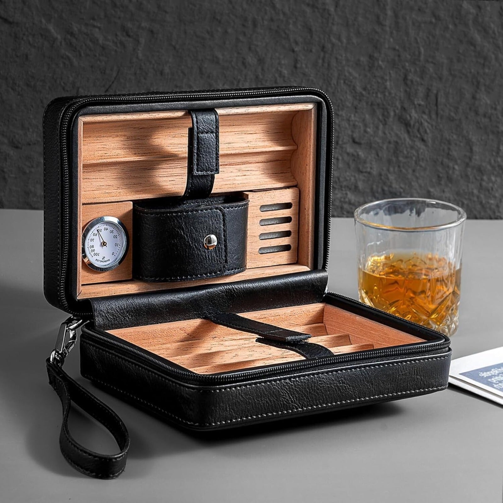 Cigar Humidor Cedar Wood Lined Leather Cigar Case Capacity 6 pcs Built in Hygrom