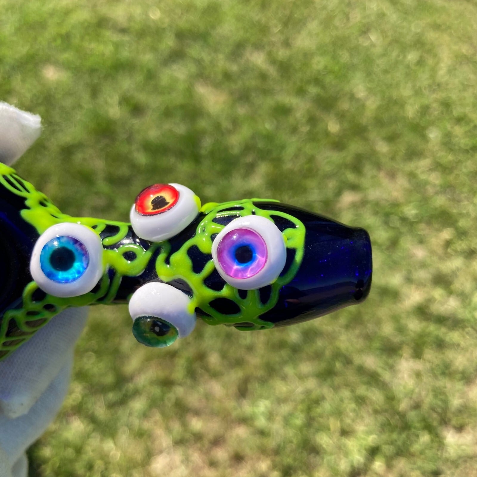 Luminous Eyes Glass Pipe Smoking Hand Spoon Pipe Tobacco Glass Smoke Bowl