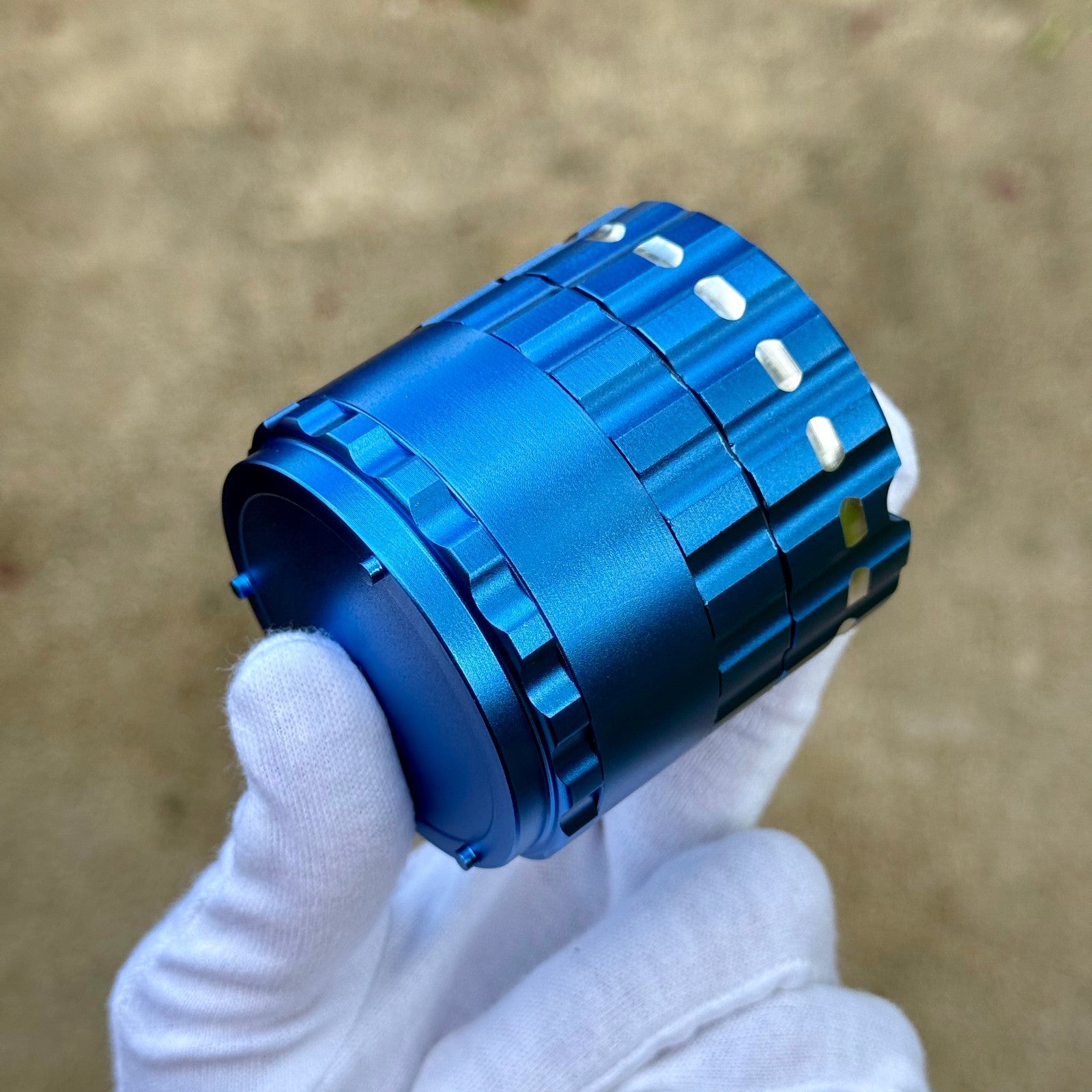 2.5 inch Ashtray Magnetic lid Herb Grinder Spice Crusher (blue)