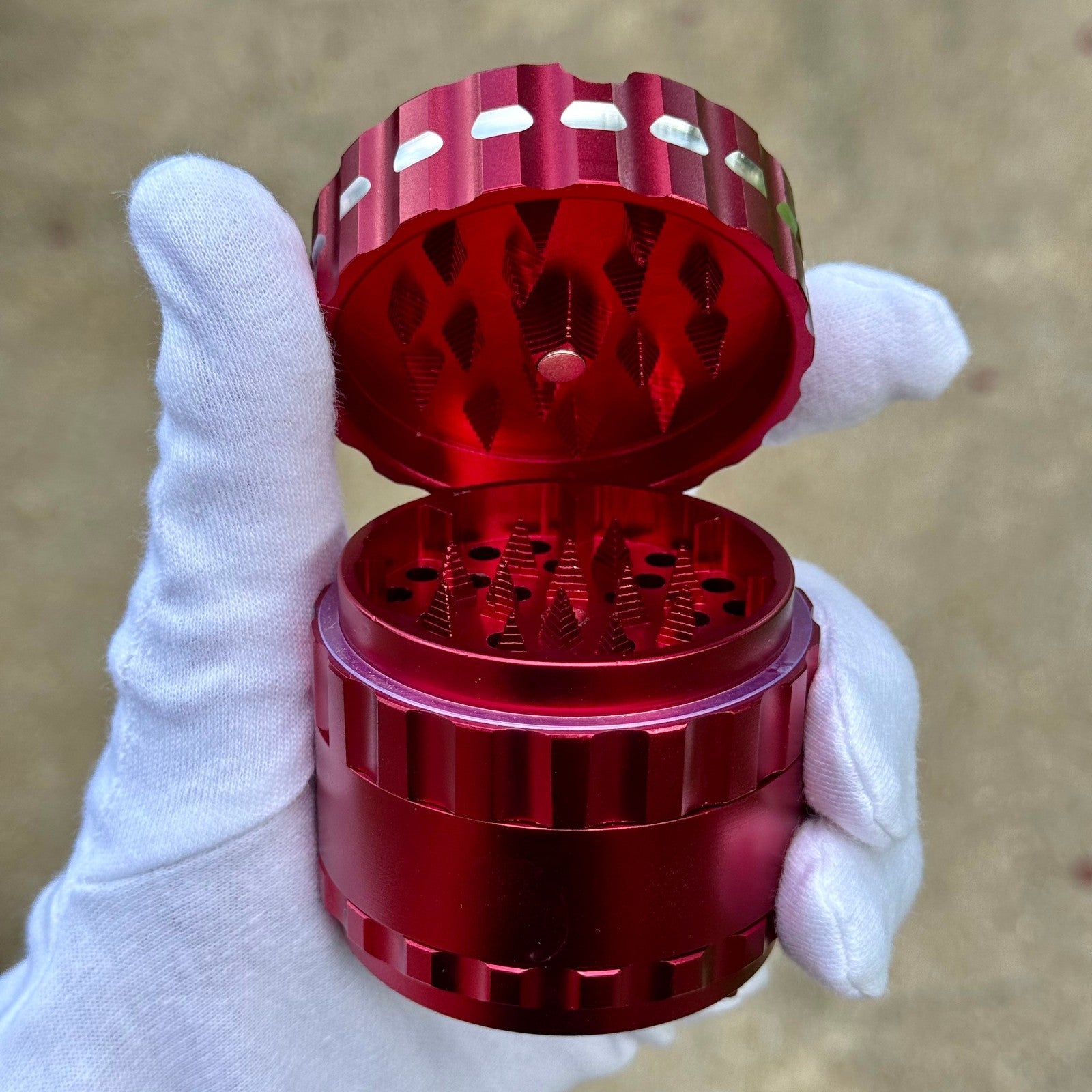 Ashtray Magnetic Lid Herb Grinder Spice Crusher (Red)